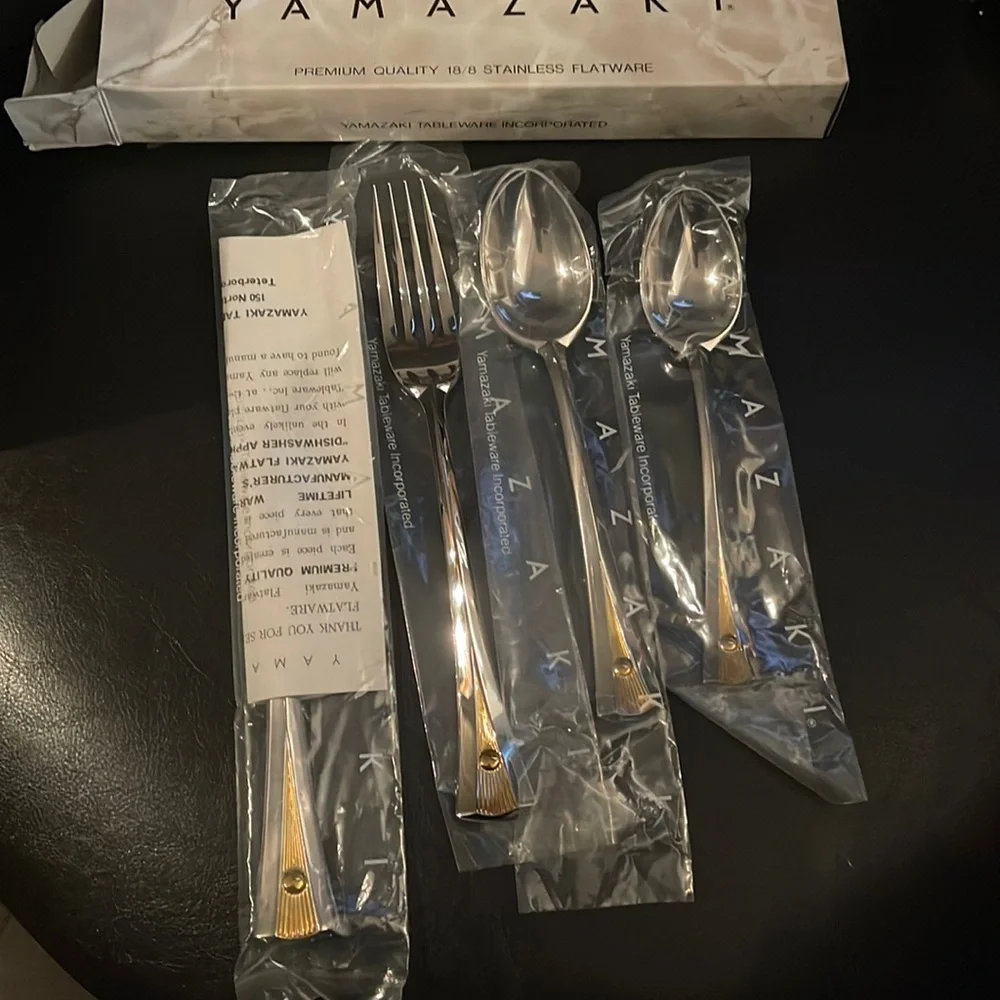 New Yamazaki Evolution 4 pc placesetting